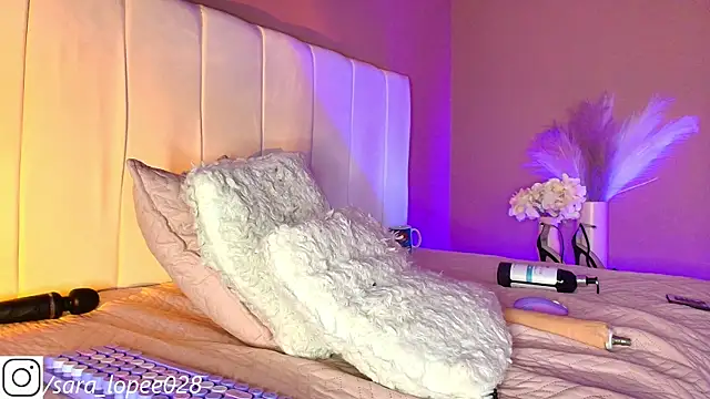 Snapshot of sara_lopee1 chatting on 03/15/25, 01:29 sara lopee1 online show from 03/15/25, 01:29