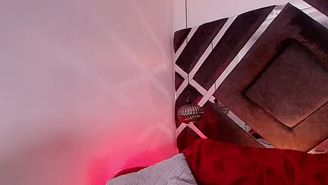 Snapshot of sara_lopee1 chatting on 10/29/25, 11:53 sara lopee1 online show from 10/29/25, 11:53