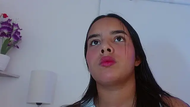 Roxy Stonee online show from 10/30/25, 07:22