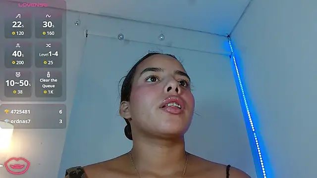Roxy Stonee online show from 10/07/25, 07:37