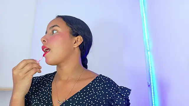 Roxy Stonee online show from 10/23/25, 07:23