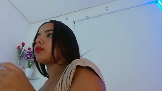 Roxy Stonee online show from 10/28/25, 07:24