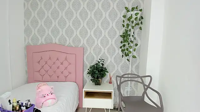 ada sienna online show from 09/17/25, 12:29