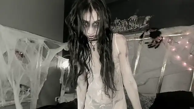 Snapshot of Mara_Gonzalez chatting on 10/31/25, 12:24 Mara Gonzalez online show from 10/31/25, 12:24