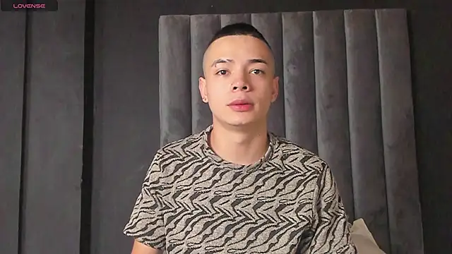 Snapshot of Adam_Thomass_1 chatting on 02/09/25, 12:52 Adam Thomass 1 online show from 02/09/25, 12:52