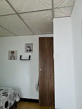 Niick01  online show from 10/28/25, 03:33