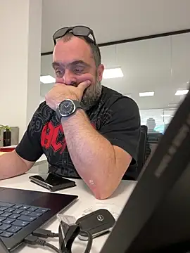 Snapshot of fuocovivo4 chatting on 03/05/25, 01:28 fuocovivo4 online show from 03/05/25, 01:28