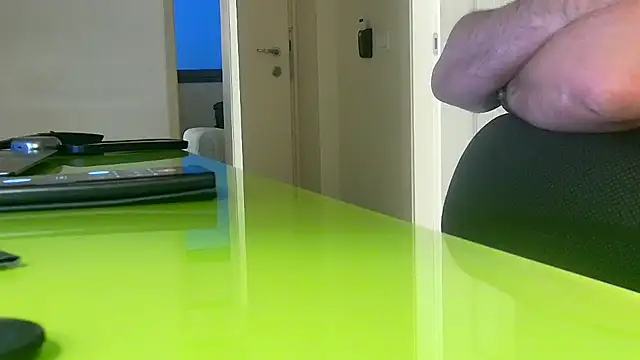 Snapshot of fuocovivo4 chatting on 03/05/25, 05:39 fuocovivo4 online show from 03/05/25, 05:39