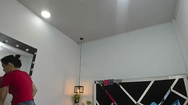 Snapshot of Annyrosee chatting on 03/19/25, 07:49 Annyrosee online show from 03/19/25, 07:49