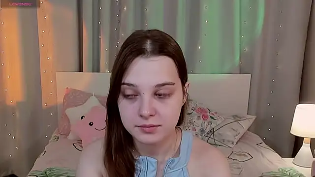 Snapshot of kaisajenner chatting on 10/18/25, 09:39 kaisajenner online show from 10/18/25, 09:39