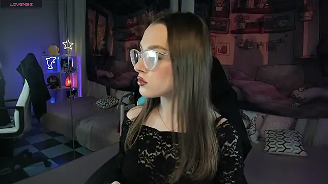 Snapshot of kaisajenner chatting on 03/04/25, 03:48 kaisajenner online show from 03/04/25, 03:48
