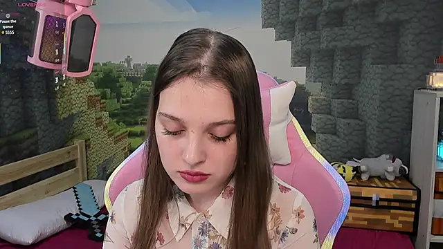 kaisajenner online show from 10/21/25, 06:51