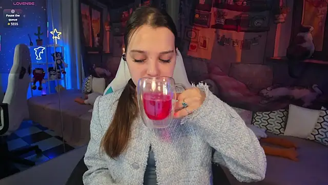 kaisajenner online show from 11/30/25, 05:14