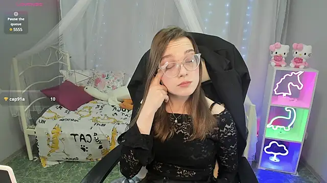 Snapshot of kaisajenner chatting on 03/18/25, 10:48 kaisajenner online show from 03/18/25, 10:48
