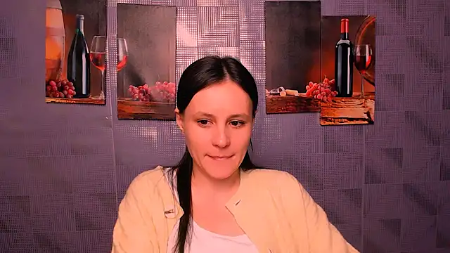 ValeriaHeart  online show from 02/05/25, 07:29