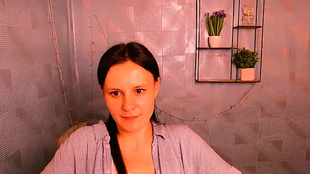 ValeriaHeart  online show from 02/04/25, 03:47