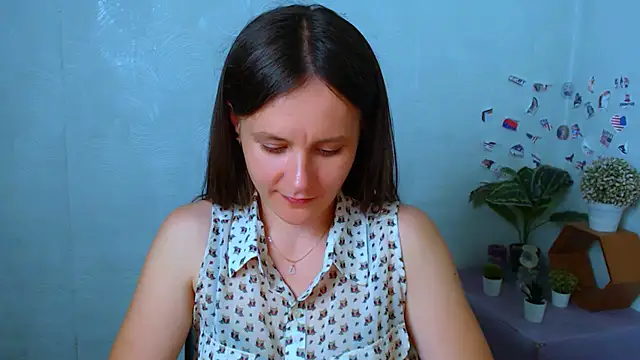 Snapshot of ValeriaHeart_ chatting on 06/18/26, 01:27 ValeriaHeart online show from 06/18/26, 01:27