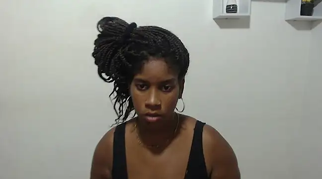 Snapshot of CanelaFierce chatting on 02/06/25, 08:56 CanelaFierce online show from 02/06/25, 08:56