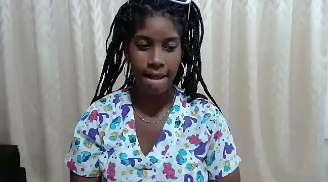 Snapshot of CanelaFierce chatting on 01/30/25, 08:31 CanelaFierce online show from 01/30/25, 08:31