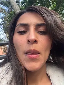 Sofiadelacruz online show from 05/05/26, 10:24