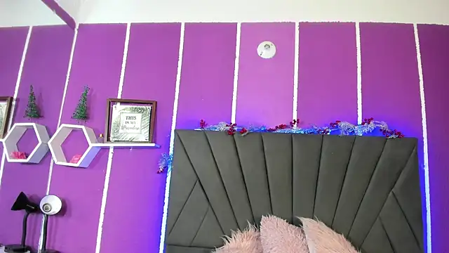 ella laurent online show from 02/25/25, 04:03