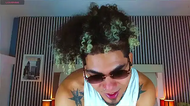 LihanJor 23 online show from 10/27/25, 03:57