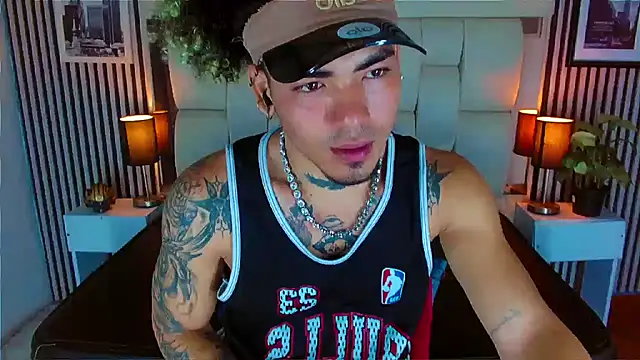 LihanJor 23 online show from 12/18/25, 12:53