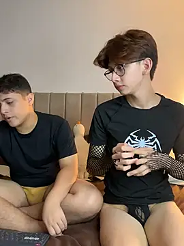 Snapshot of jacob_and_sam chatting on 10/30/25, 12:42 jacob and sam online show from 10/30/25, 12:42