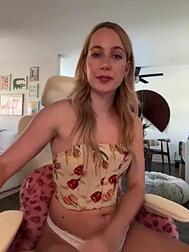 rileylovesyou online show from 10/01/25, 11:08