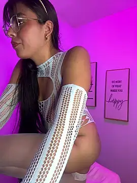 Snapshot of megan_cl chatting on 02/19/25, 12:25 megan cl online show from 02/19/25, 12:25