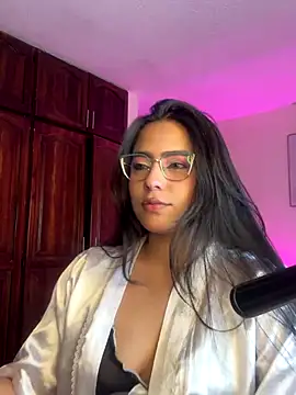 Snapshot of megan_cl chatting on 11/03/25, 03:01 megan cl online show from 11/03/25, 03:01