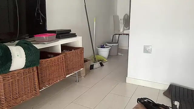 shineofcrazy online show from 10/30/25, 12:03