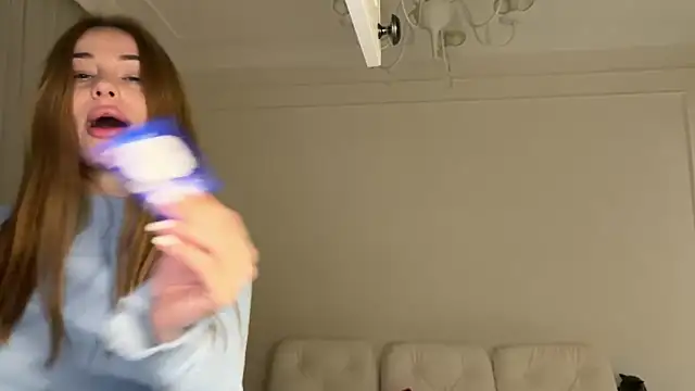 Snapshot of Kisskeyy chatting on 01/31/25, 11:35 Kisskeyy online show from 01/31/25, 11:35