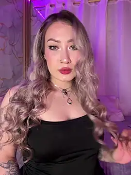 Lally Valencia   online show from 04/19/26, 06:47