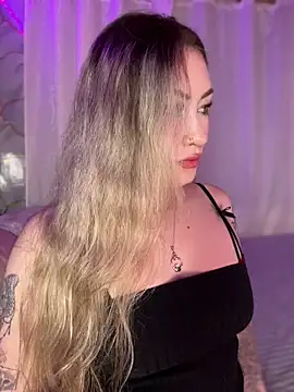 Lally Valencia   online show from 06/05/26, 06:52