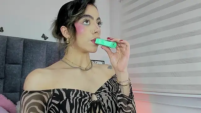 Violetta Ficher online show from 12/01/25, 02:12