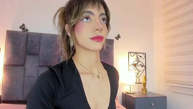 Snapshot of Violetta_Ficher chatting on 09/23/25, 02:07 Violetta Ficher online show from 09/23/25, 02:07