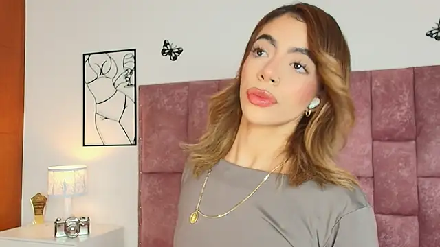 Snapshot of Violetta_Ficher chatting on 07/12/26, 07:04 Violetta Ficher online show from 07/12/26, 07:04