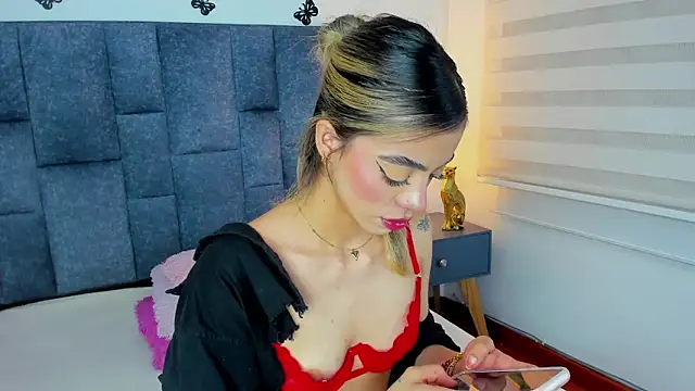 Snapshot of Violetta_Ficher chatting on 04/26/26, 02:42 Violetta Ficher online show from 04/26/26, 02:42