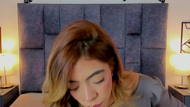 Snapshot of Violetta_Ficher chatting on 06/12/26, 02:09 Violetta Ficher online show from 06/12/26, 02:09