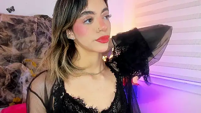 Snapshot of Violetta_Ficher chatting on 10/12/25, 02:13 Violetta Ficher online show from 10/12/25, 02:13