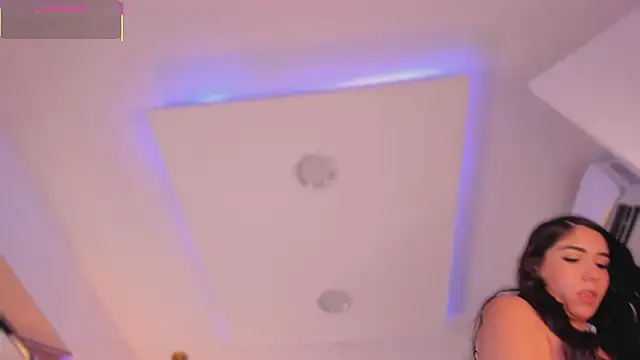 Nikki vega online show from 03/06/25, 10:41