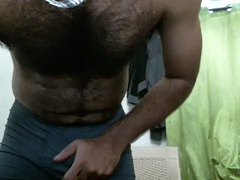 Snapshot of indianhairybull chatting on 11/08/25, 05:33 indianhairybull online show from 11/08/25, 05:33