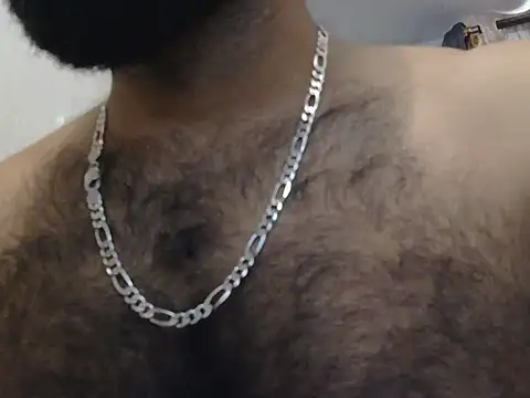 Snapshot of indianhairybull chatting on 07/18/26, 04:32 indianhairybull online show from 07/18/26, 04:32