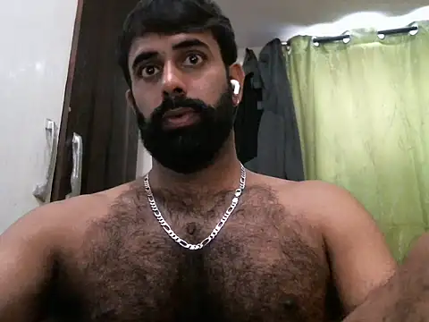 Snapshot of indianhairybull chatting on 10/15/25, 04:33 indianhairybull online show from 10/15/25, 04:33