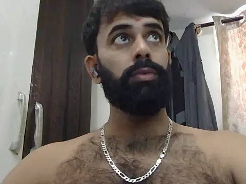 Snapshot of indianhairybull chatting on 07/14/26, 04:39 indianhairybull online show from 07/14/26, 04:39