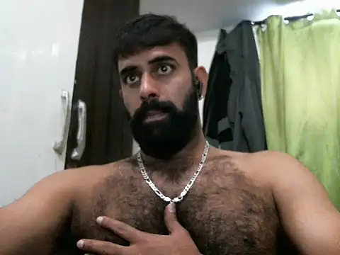 Snapshot of indianhairybull chatting on 11/01/25, 05:03 indianhairybull online show from 11/01/25, 05:03