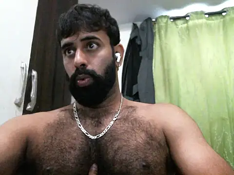 Snapshot of indianhairybull chatting on 10/16/25, 04:43 indianhairybull online show from 10/16/25, 04:43