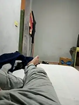 Snapshot of Zaberpop chatting on 02/13/26, 04:18 Zaberpop online show from 02/13/26, 04:18