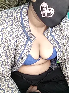 monekhan123 online show from 01/13/26, 03:38